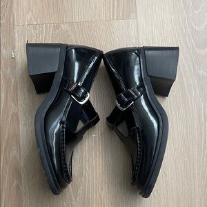 Black Steve Madden Mary jane chunky heels